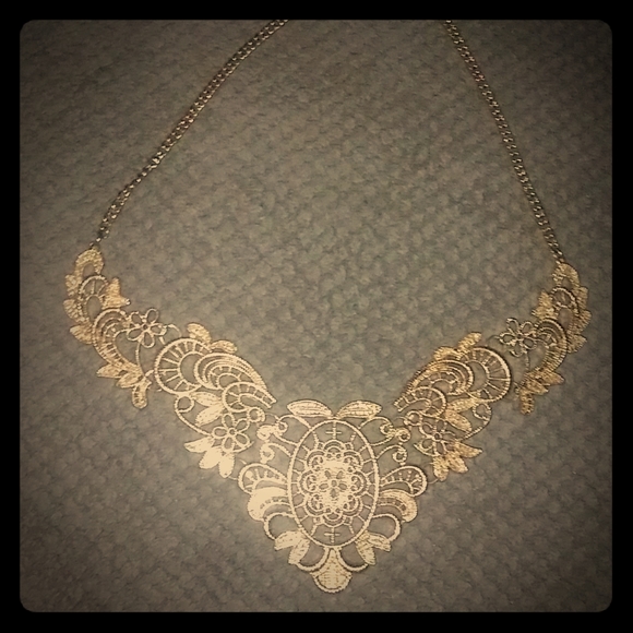 Neckales - Picture 1 of 1